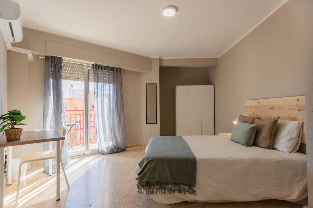 Private room in Valencia photo 3