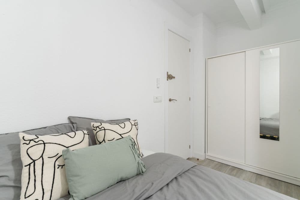 Private room in Madrid photo 5