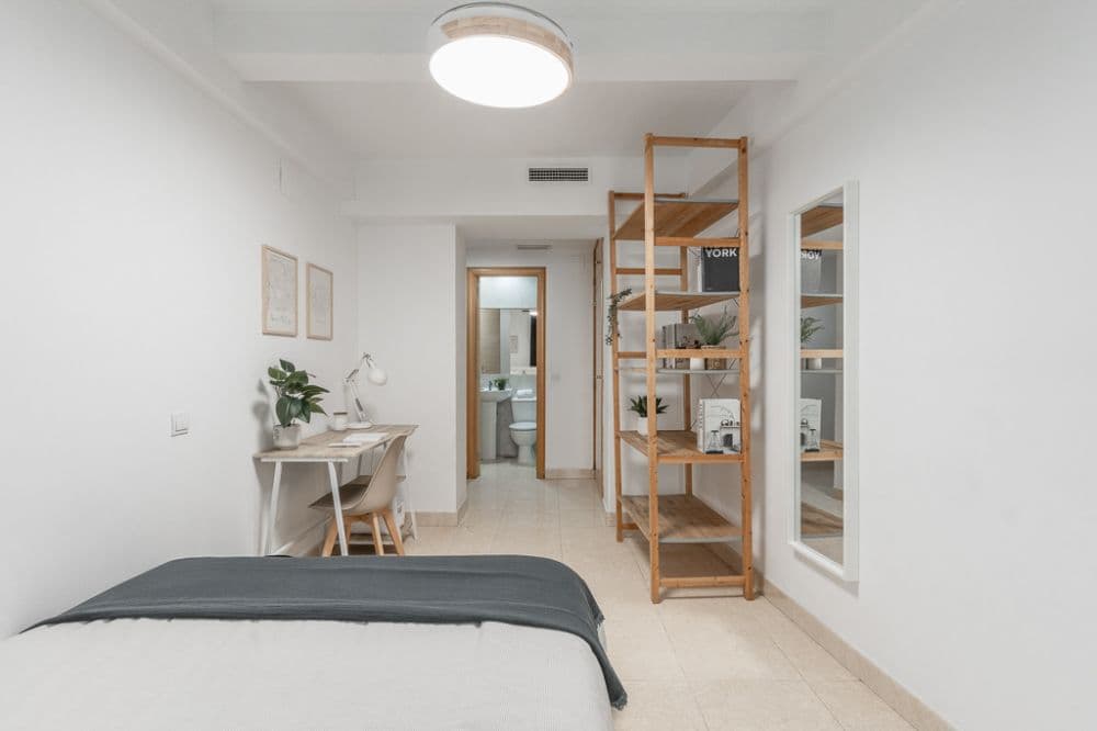 Private room in Madrid photo 5